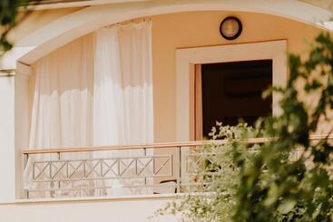 هتل Bed And Breakfast Kolo Adults Only
