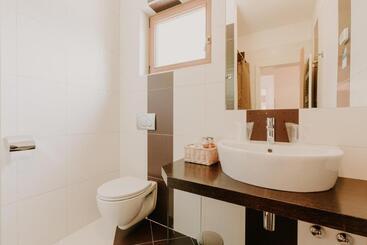 هتل Bed And Breakfast Kolo Adults Only