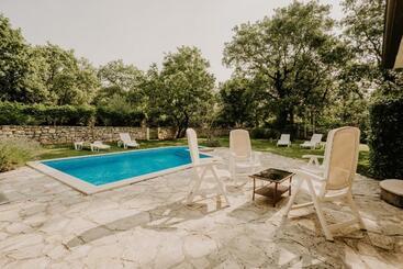 هتل Bed And Breakfast Kolo Adults Only