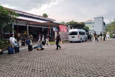 هتل Bess Resort And Waterpark Lawang