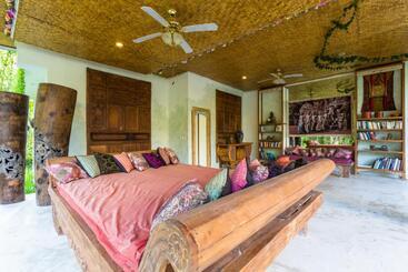 هتل Boho Bingin Beach Bali