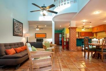هتل Casa Mulder By Redawning
