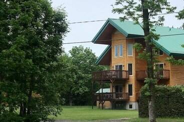 هتل Chalets & Spa Lac Saint Jean