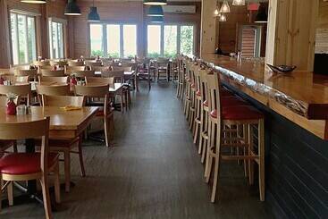 هتل Chalets & Spa Lac Saint Jean