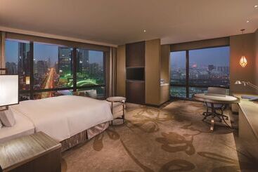 هتل Hilton Shenyang