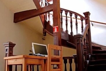هتل Hostal Irreal