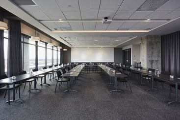 هتل Hôtel Escad Quartier Dix30