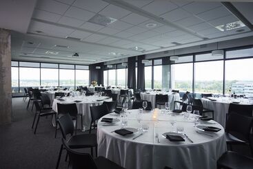 هتل Hôtel Escad Quartier Dix30