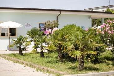 هتل Long Beach Village Residence Sul Mare Spiaggia Privata Inclusa