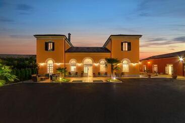 هتل Minella Residence