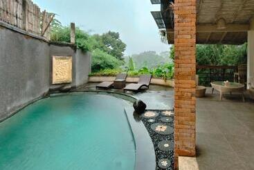 هتل The Iyang Ubud