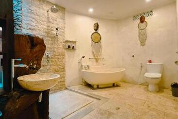هتل The Iyang Ubud