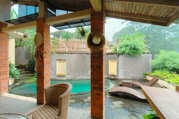 هتل The Iyang Ubud