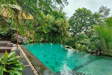 هتل The Iyang Ubud