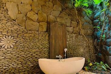 هتل The Iyang Ubud