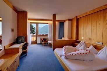 هتل Tirol
