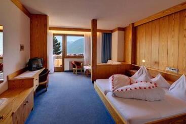 هتل Tirol