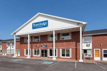 هتل Travelodge By Wyndham Amherst