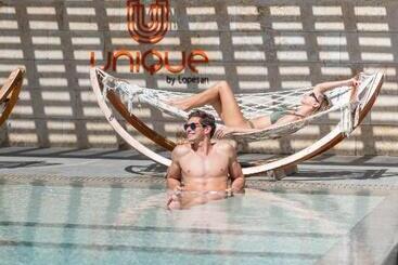 استراحتگاه Unique Club At Lopesan Costa Bávaro All Inclusive