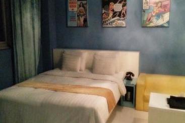 Lucy Motel