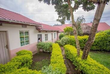 Muhabura Motel