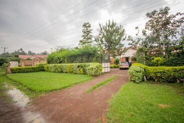 Muhabura Motel