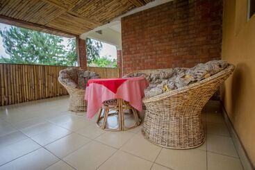 Muhabura Motel