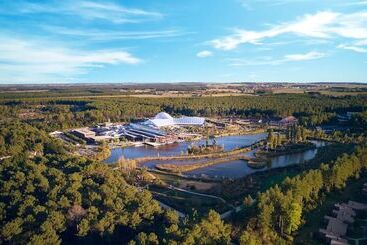 هتل Center Parcs Le Bois Aux Daims