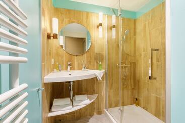هتل Center Parcs Le Bois Aux Daims