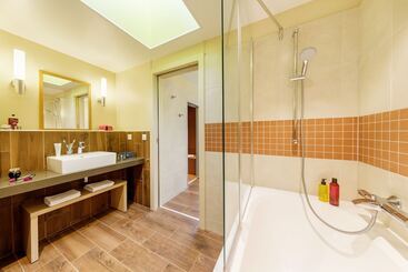 هتل Center Parcs Le Bois Aux Daims