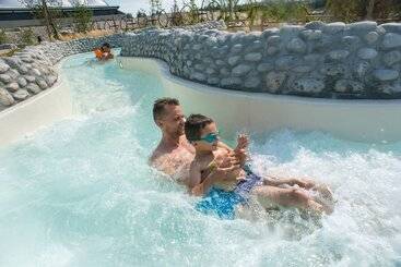 هتل Center Parcs Le Bois Aux Daims