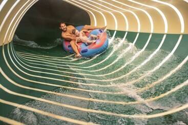 هتل Center Parcs Le Bois Aux Daims