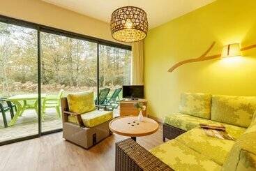 هتل Center Parcs Le Bois Aux Daims