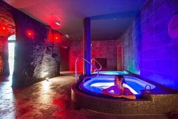 هتل Center Parcs Le Bois Aux Daims