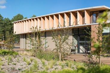 هتل Center Parcs Le Bois Aux Daims