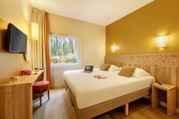هتل Center Parcs Le Bois Aux Daims