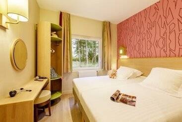 هتل Center Parcs Le Bois Aux Daims