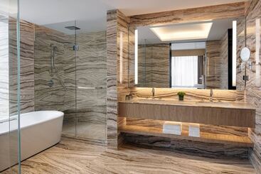 هتل Courtyard By Marriott Zhengzhou Airport