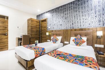 Fabhotel Amour   Nr Mumbai International Airport