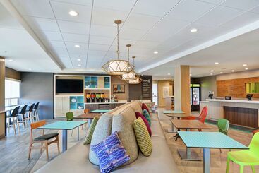 هتل Home2 Suites By Hilton Dayton Vandalia