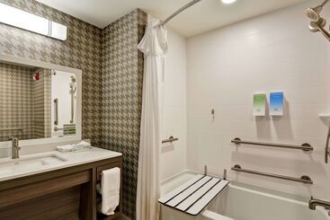 هتل Home2 Suites By Hilton Dayton Vandalia