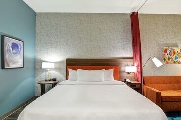 هتل Home2 Suites By Hilton Dayton Vandalia