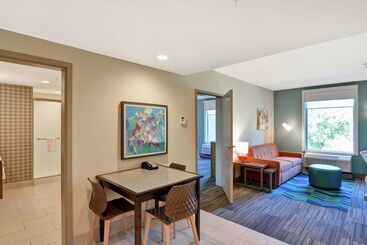 هتل Home2 Suites By Hilton Dayton Vandalia