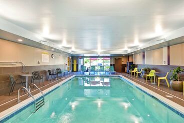 هتل Home2 Suites By Hilton Dayton Vandalia