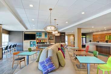 هتل Home2 Suites By Hilton Dayton Vandalia
