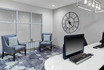 هتل Homewood Suites By Hilton Lansing Eastwood