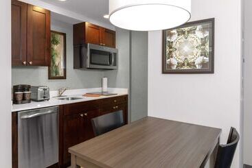 هتل Homewood Suites By Hilton Lansing Eastwood