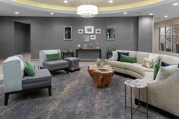 هتل Homewood Suites By Hilton Lansing Eastwood