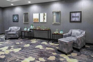 هتل Homewood Suites By Hilton Lansing Eastwood