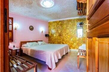 هتل Hostal Groning